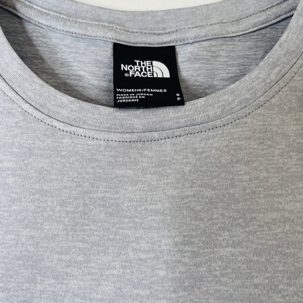The North Face Crew Neck Dry Fit Top - Picture 2 of 4